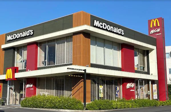 McCafé併設 マクドナルドの外観